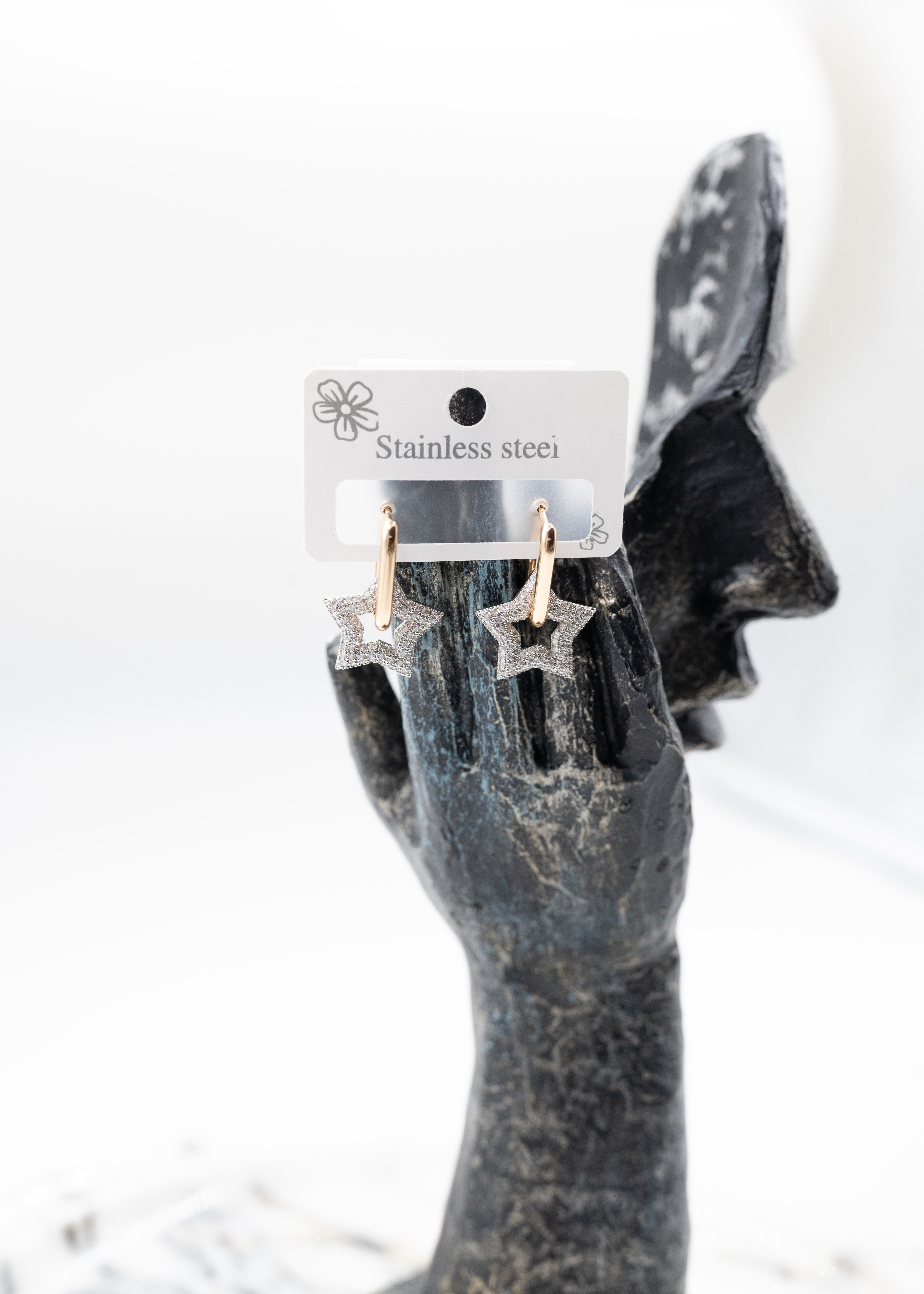 Taşlı Yıldız Desenli Çelik Küpe