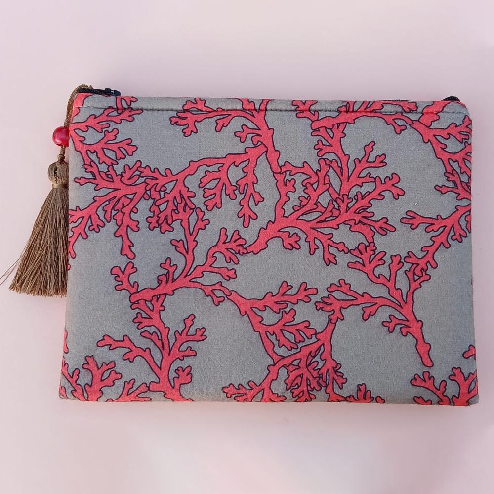 Kırmızı Mercan Modelli Gri Küçük Cüzdan