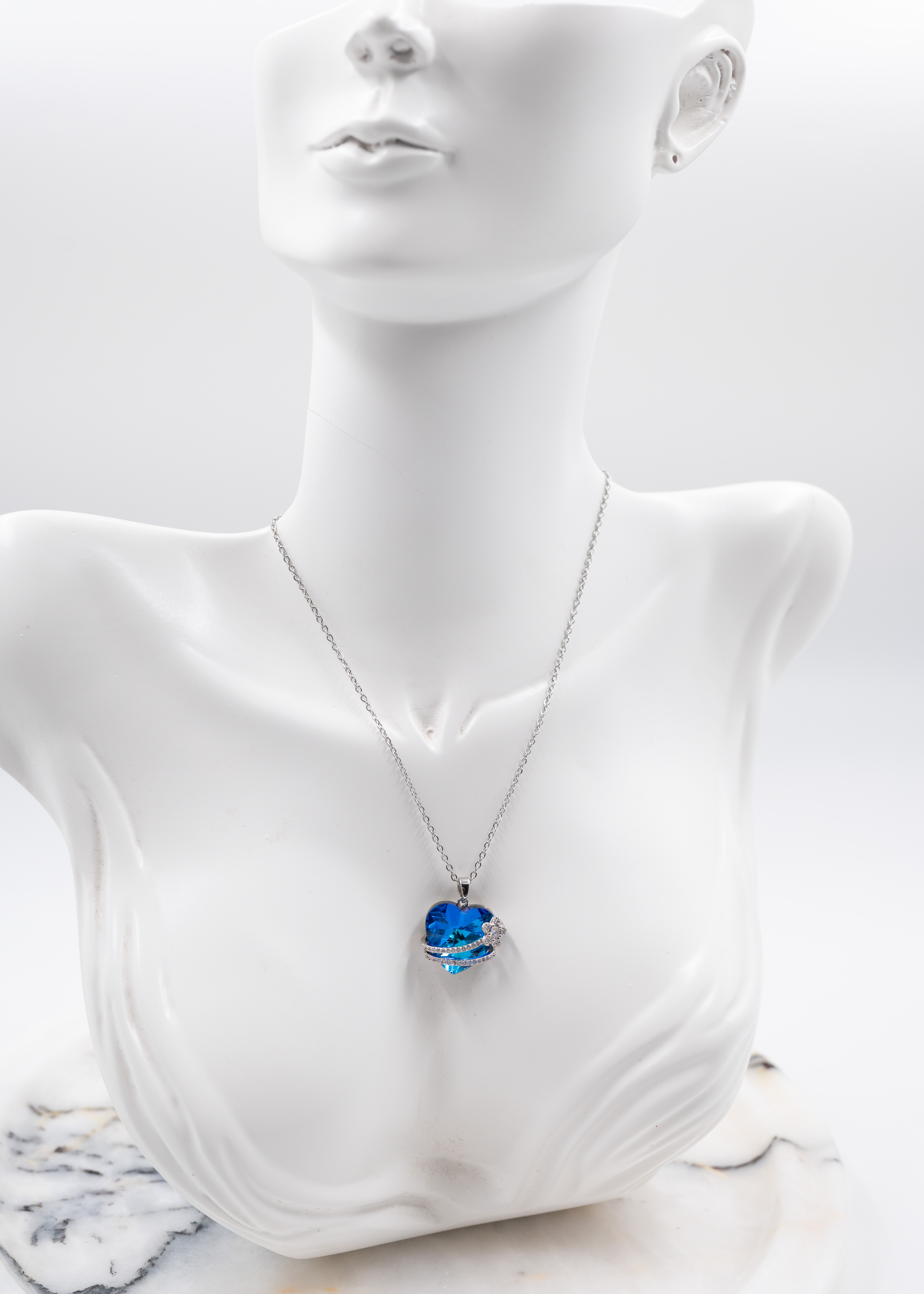 mavi kalp desenli çelik kolye