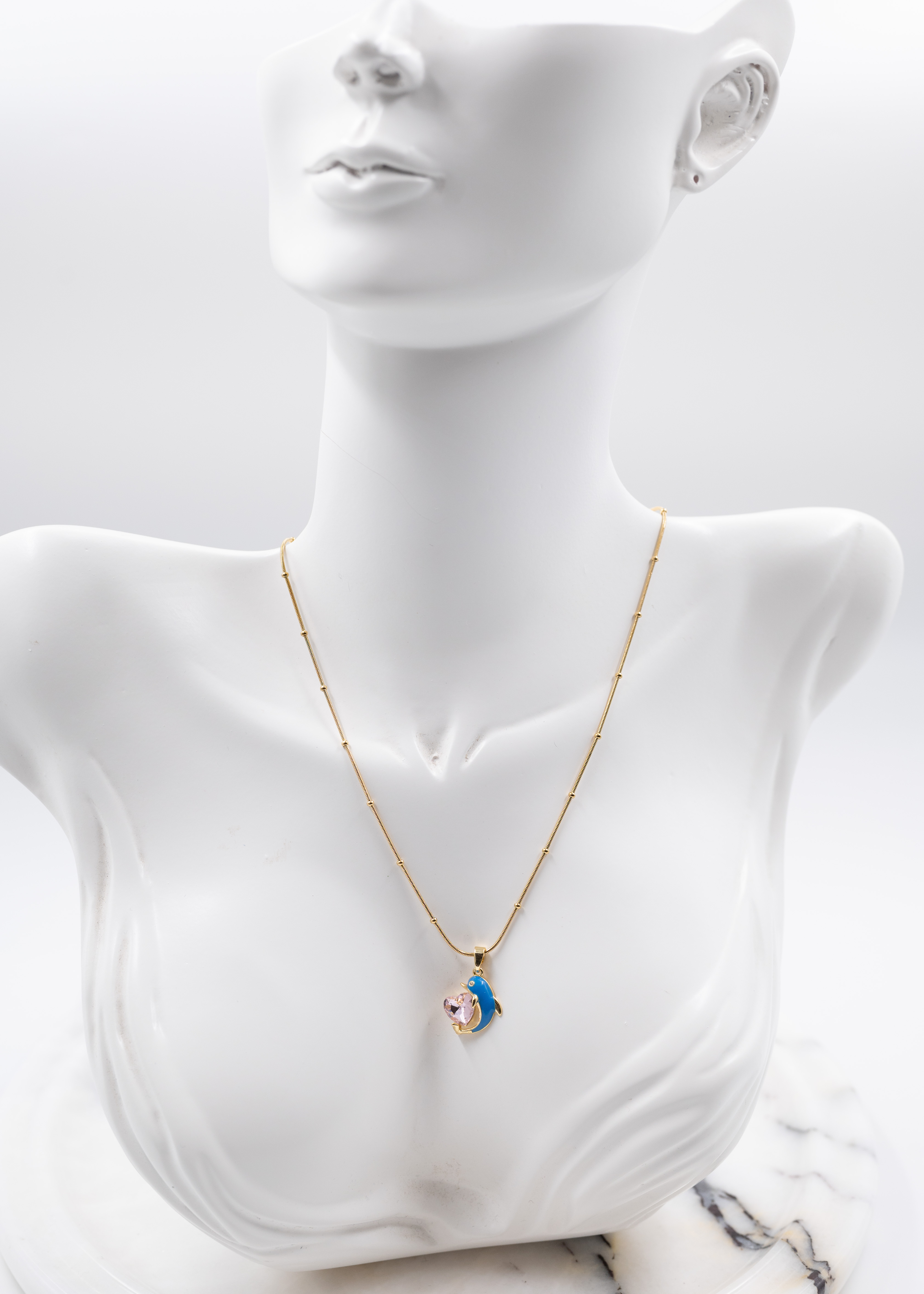 yunus balıklı kalp taşlı çelik kolye