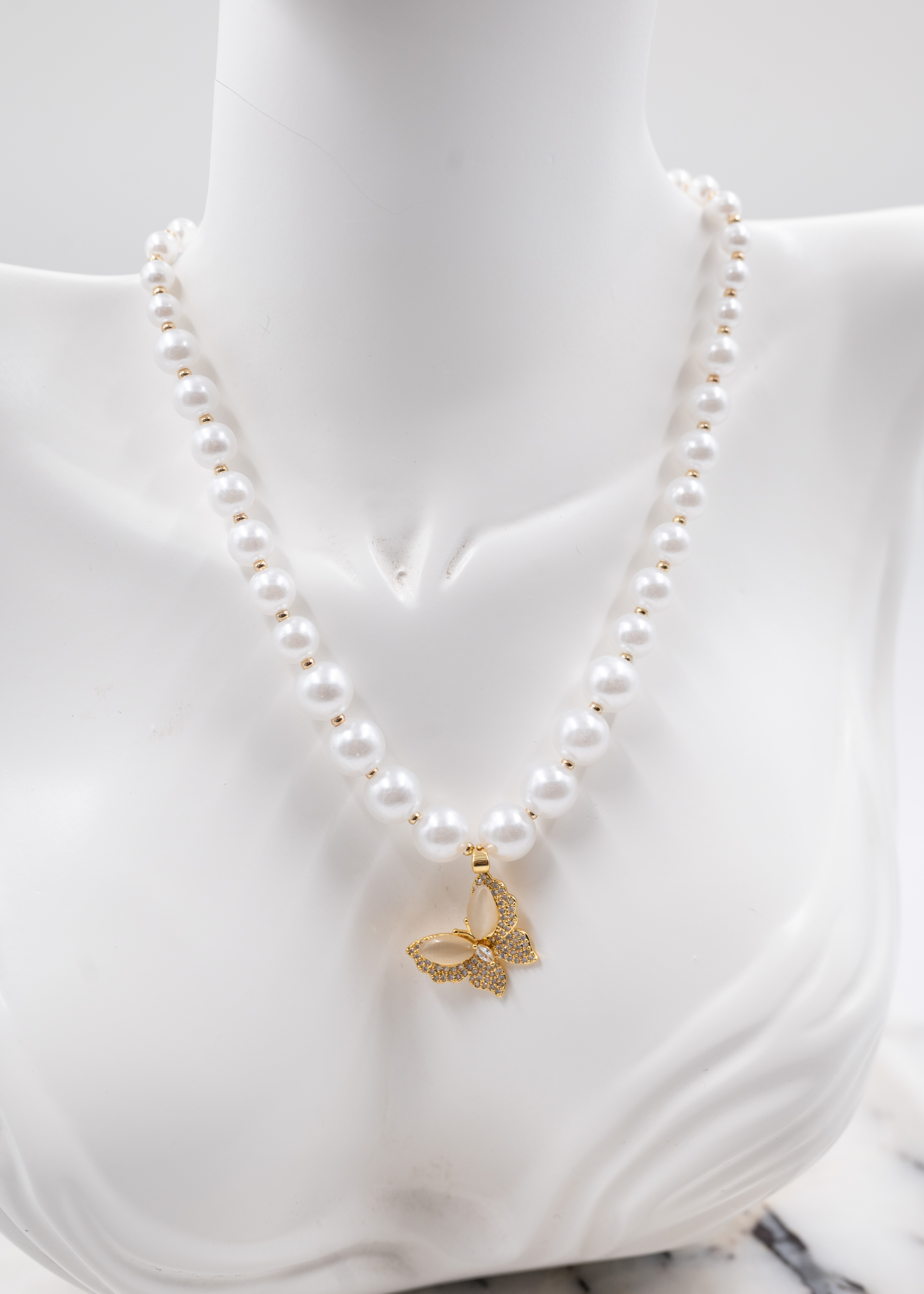 inci kelebek desenli çelik kolye